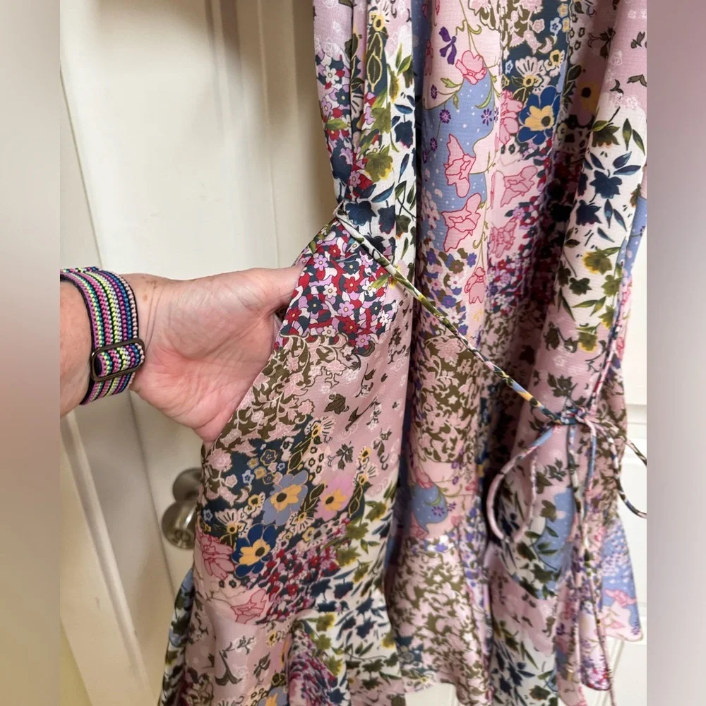 Ted Baker Lalu Urban Printed Fluted Hem Mini Pastel Floral Dress. Ted 2 (US 6) - Picture 4 of 10
